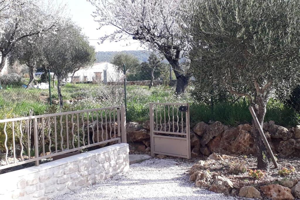 Maison 2 Ou 4 Personnes Jardin Parking Les Amandiers Lorgues Kültér fotó